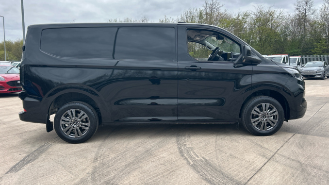 Ford Transit Custom 280 L1 Diesel Fwd 2.0 EcoBlue 136ps H1 Van Limited - Image 9